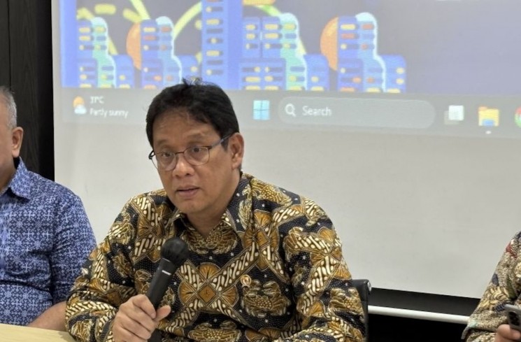 Menteri Keuangan Purbaya Yudhi Sadewa memberikan pemaparan dalam taklimat media di kantor Kementerian Keuangan, Jakarta, Jumat (24/10/2025). (ANTARA/Imamatul Silfia)

