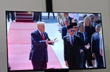 Trump Disambut Anwar Ibrahim di Malaysia, Ikut Joget di KTT ASEAN