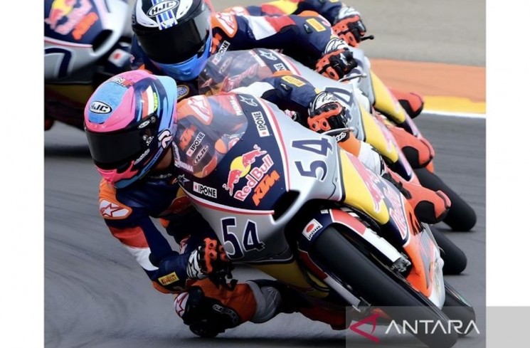 Arsip foto - Pembalap 15 tahun Indonesia Veda Ega Pratama saat menjalani balapan Red Bull Rookies Cup 2024 seri keenam di Sirkuit Aragon, Spanyol, Jumat (30/8/2024). ANTARA/HO/Red Bull Rookies Cup/pri. (ANTARA/Ho/Red Bull Rookies Cup)