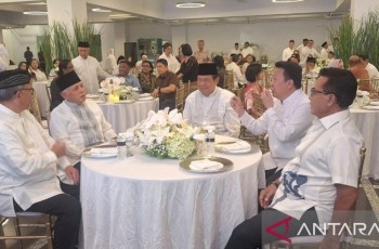 SBY Hadiri Haul ke-9 Haji Mochamad Thohir di Masjid At-Thohir Depok