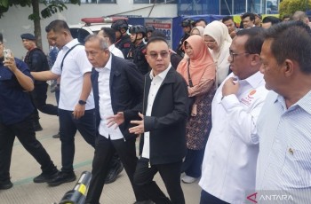 DPR Tinjau Pabrik Ban Michelin di Bekasi, Minta Proses PHK Dihentikan Sementara