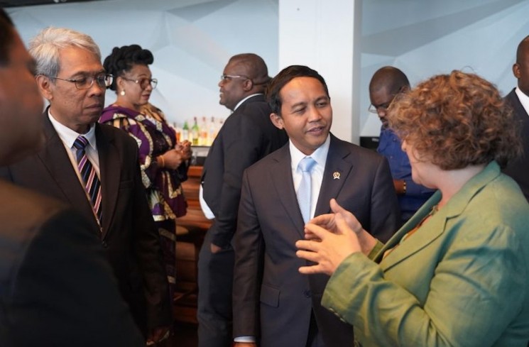 Menhut Raja Juli Antoni (kanan) ketika menghadiri United for Wildlife Global Summit dan Pertemuan Tingkat Tinggi Menteri di Rio de Janeiro, Brasil pada Selasa (4/11/2025) ANTARA/Ho-wwf
