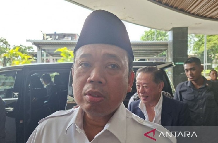 Menteri Agraria dan Tata Ruang/Kepala Badan Pertanahan Nasional (ATR/BPN) Nusron Wahid menjawab pertanyaan awak media di Jakarta. (ANTARA/Aji Cakti)
