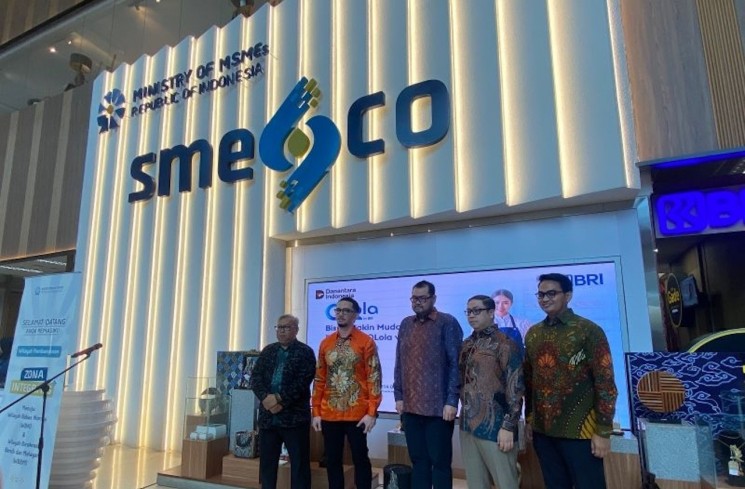 Kementerian UMKM mengadakan pertemuan dengan perwakilan platform e-commerce untuk membahas larangan aktivitas thrifting atau penjualan pakaian bekas impor di Gedung Smesco Indonesia, Jakarta, Jumat (7/11/2025). (ANTARA/HO-Shopee)
