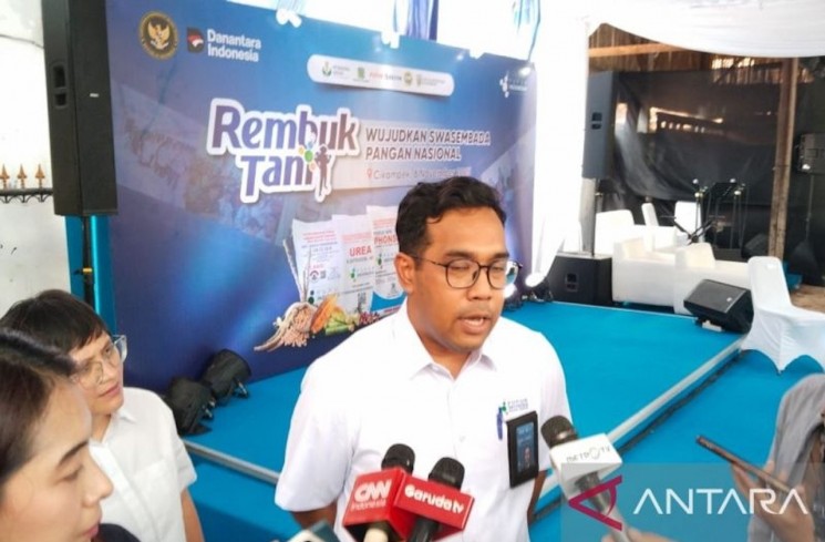 Sekretaris Perusahaan Pupuk Indonesia Yehezkiel Adiperwira. (ANTARA/Ali Khumaini)
