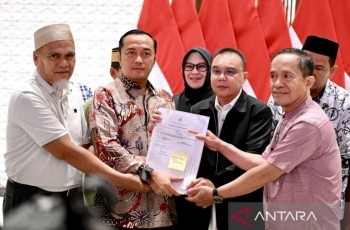 DPR Apresiasi Presiden Pulihkan Hak Dua Guru Luwu Utara: Negara Tegaskan Perlindungan untuk Pendidik