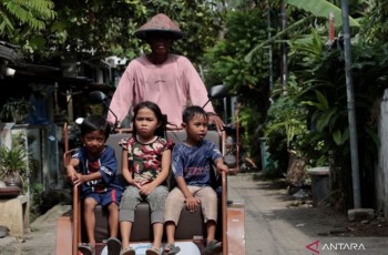 Bantuan Becak Listrik dari Presiden Mudahkan Aktivitas Pengayuh Becak Lansia