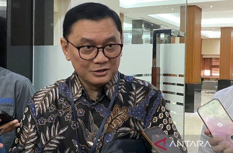 Direktur Eksekutif Departemen Komunikasi BI Ramdan Denny Prakoso usai menghadiri acara Taklimat Media di Kantor Pusat BI, Jakarta, Senin (26/5/2025). ANTARA/Rizka Khaerunnisa/pri.
