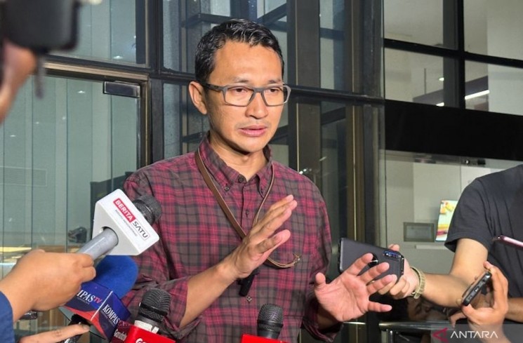 Juru Bicara Komisi Pemberantasan Korupsi Budi Prasetyo memberikan keterangan di Gedung Merah Putih KPK, Jakarta, Rabu (26/11/2025). (ANTARA/Rio Feisal)
