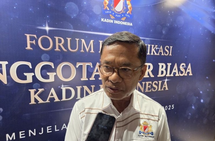 Wakil Ketua Umum Bidang Perindustrian Kadin Indonesia Saleh Husin dalam Forum Komunikasi Anggota Luar Biasa Kadin Indonesia Menjelang Rapimnas Kadin di Jakarta, Jumat (28/11/2025) ANTARA/Bayu Saputra
