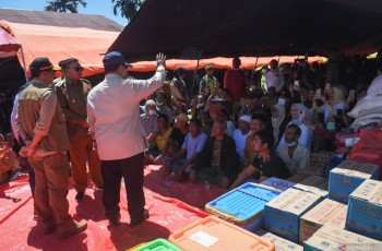 Mensos Pastikan Bantuan Tersalurkan Merata ke Seluruh Pengungsian Korban Banjir di Sumatera
