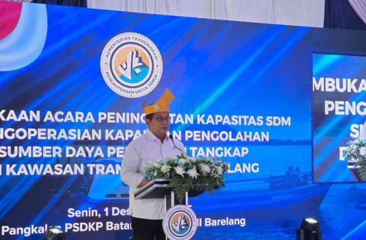 Wakil Menteri Transmigrasi (Wamentrans) Viva Yoga Mauladi menyampaikan sambutan, di Barelang, Kota Batam, Senin (1/12/2025). ANTARA/Bayu Saputra

