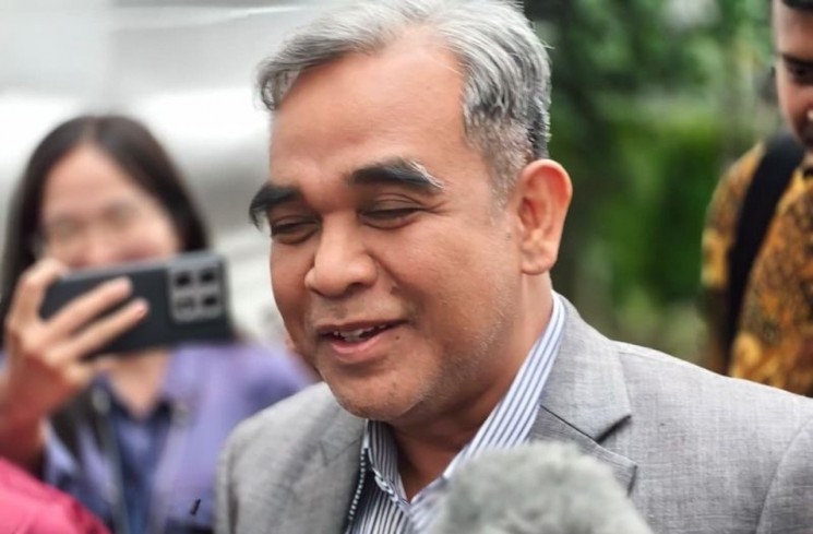 Ketua MPR RI Ahmad Muzani tiba di kompleks Istana Kepresidenan, Jakarta, Selasa (2/12/2025), untuk menemui Presiden RI Prabowo Subianto. ANTARA/Andi Firdaus.
