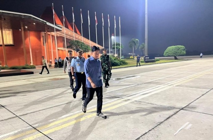 Wakil Presiden RI Gibran Rakabuming Raka bertolak dari Pangkalan Udara (Lanud) TNI AU Halim Perdanakusuma, Jakarta, Kamis (4/12/2025) menuju Bandara Internasional Minangkabau, Sumatera Barat. ANTARA/HO-Sekretariat Wakil Presiden
