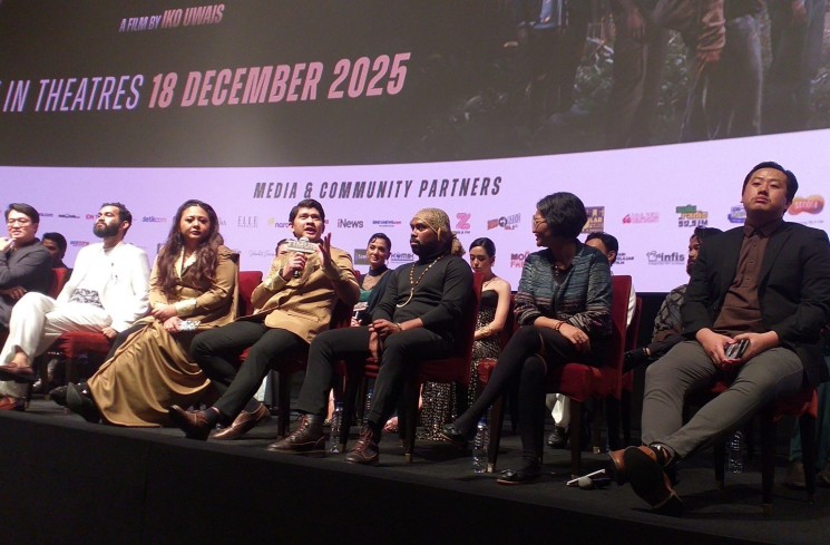 Iko Uwais dan para pemain film 'Timur' lainnya. (ist)