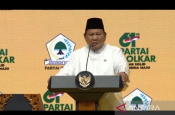 Prabowo Tutup Pidato di HUT Golkar ke-61 dengan Tiga Pantun, Penonton Serukan Cakep!