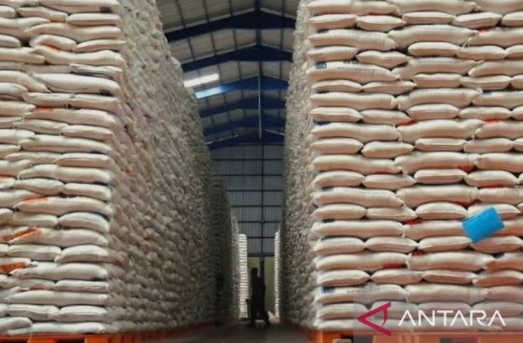 Stok beras tertata rapi di gudang Bulog Cianjur, Jawa Barat. ANTARA/Ahmad Fikri
