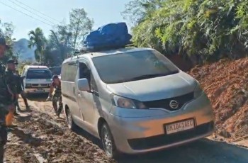 TNI Pulihkan Akses TarutungSibolga Pascabencana Longsor