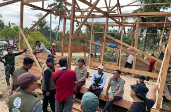 Ubah Limbah Banjir Jadi Hunian, Kemenhut Sulap Kayu Hanyutan Aceh-Sumut untuk Warga