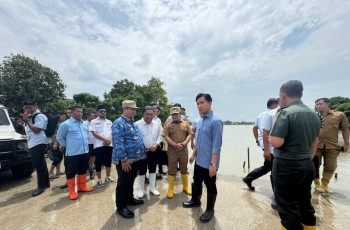 Tinjau Banjir Bekasi, Wapres Gibran Instruksikan Forkopimda Turun Langsung Dampingi Korban