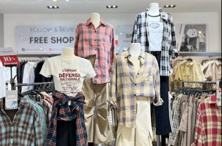 Brand Fashion BAIQMARKET. (ist)