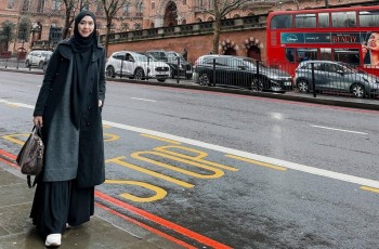 Oki Setiana Dewi jadi Dosen dan Berdakwah di Beberapa Negara