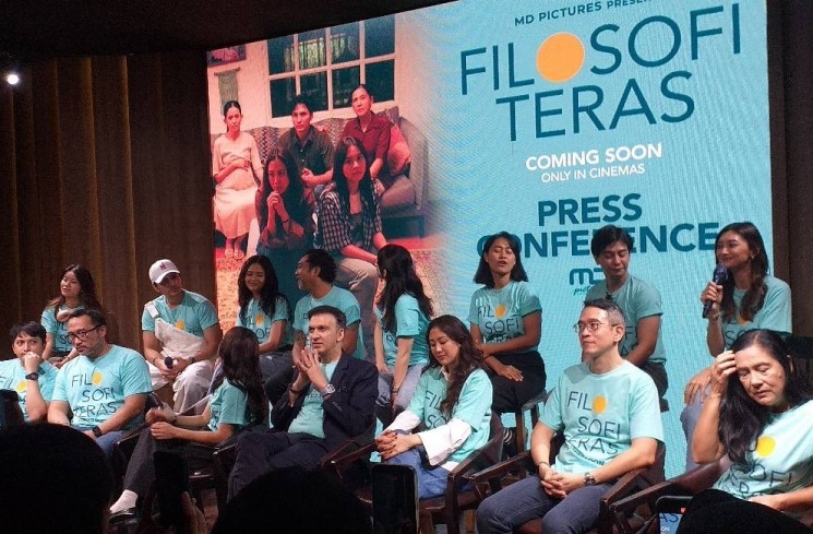 Sherina Munaf dan para pemain film Filosofi Teras. (ist)