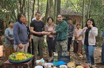 Hadapi Teror 100 Pocong, Leoni dan Samuel Rizal Kewalahan di Film 'Kolong Mayit'