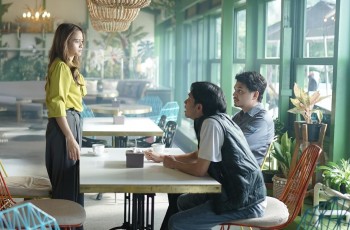 Hari Pertama Tayang, 'Titip Bunda di Surga-Mu' Bikin Bioskop Banjir Air Mata hingga Dipuji Anies Baswedan