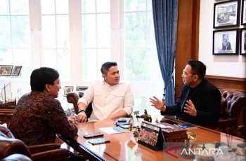 Seskab Teddy, Yovie Widianto, dan Raffi Ahmad Bahas Strategi Bahasa Indonesia Mendunia