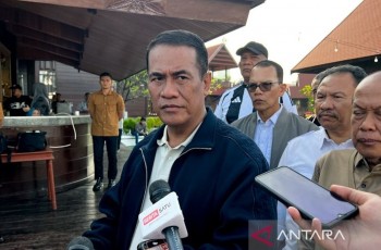 Mentan Amran Siap Boyong Inovasi Pakan Ayam Probiotik IPB ke Presiden Prabowo