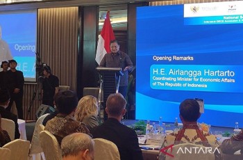 Rupiah Melemah Tembus Rp17.289, Menko Airlangga Sebut Akibat Gejolak Global