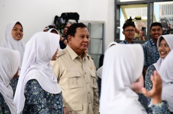 Prabowo Targetkan Revitalisasi 288 Ribu Sekolah dan Digitalisasi Kelas hingga 2028
