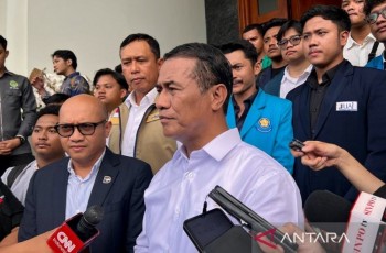Mentan Amran Cabut Izin Distributor Pupuk Subsidi Usai Terima Laporan Mahasiswa BEM