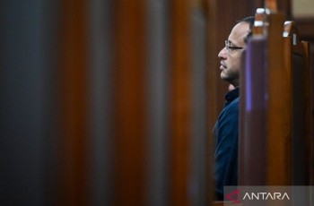 Nadiem Makarim Jalani Sidang Pemeriksaan Terdakwa Kasus Chromebook Jelang Operasi