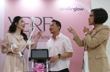 Dambakan Kulit Cantik! Kim Kardashian dan Hian Tjen, Gunakan Teknologi Skin Tightening XERF