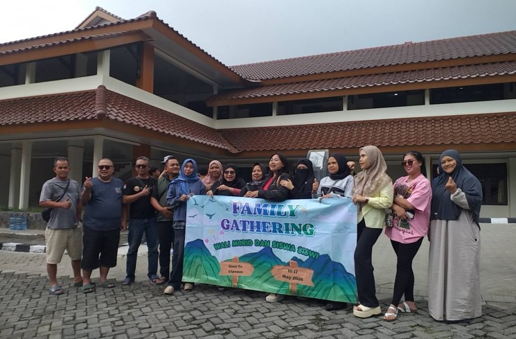 Para Orang Tua dari Siswa-siwi SMP At-Taqwa, Jakarta Pusat. (mia)