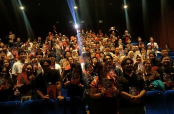 Charles Gozali Hadirkan Badut Gendong, Horor-Action Penuh Teror dan Luka yang Menguras Emosi