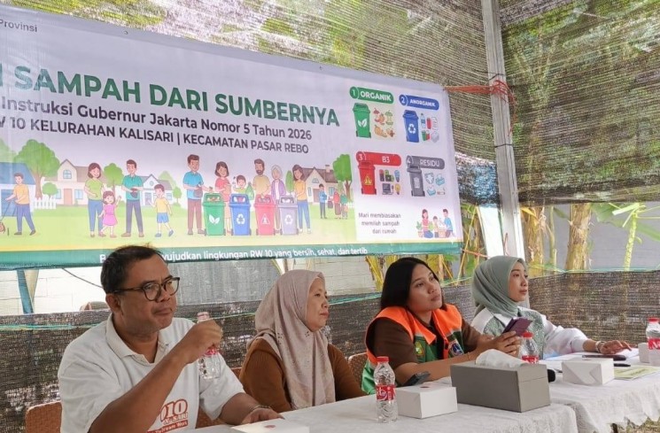 Warga di wilayah RW 10 Kelurahan Kalisari, Kecamatan Pasar Rebo, Jakarta Timur. (ist)