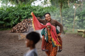Ketika Semesta Qodrat Menyambut Lahirnya Teror Badut Gendong, yang Siap Mengoyak Jagat Sinematik Horor Indonesia!