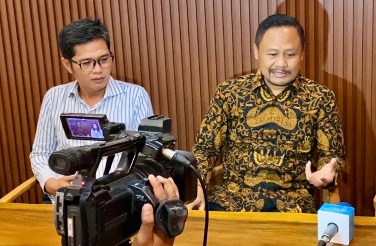 W. Yogi Widodo, SH, Kuasa Hukum dari Para Investor BDJ dan Stafnya, Octavin Teddy Pastriyanto. (ist)