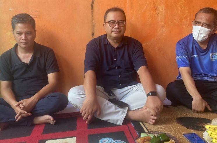 Ketua RT 09 Kalisari, Teddy dan lainnya. (ist)