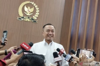 Rupiah Melemah Rp18.000, Mensesneg Respons Tuntutan BEM SI Jateng soal Ekonomi