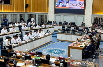 DPR Dukung Gerak Cepat Mentan Amran Stabilkan Harga Telur dan Ayam