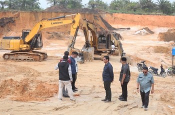 Dinas ESDM Riau Awasi Operasional Tambang Tanah Berizin di Kampar