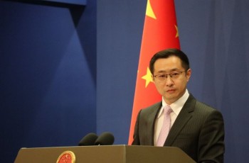 China Jatuhkan Sanksi dan Larang Menhan Filipina Masuk Wilayahnya