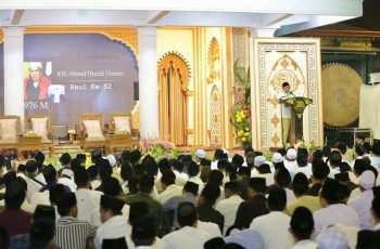 Cak Imin di Haul Ponpes Al Falah Ploso: Santri Harus Ambil Peran Hadapi Tantangan Global