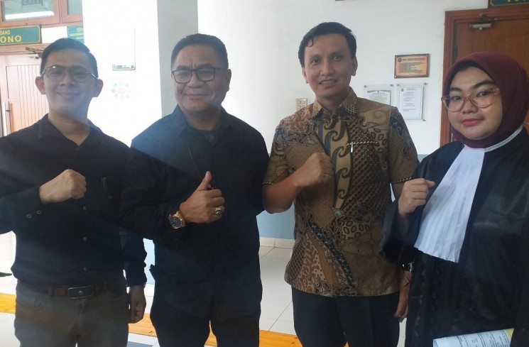 Dr. Nyoman Rae, SH, MH dan timnnya. (mia)