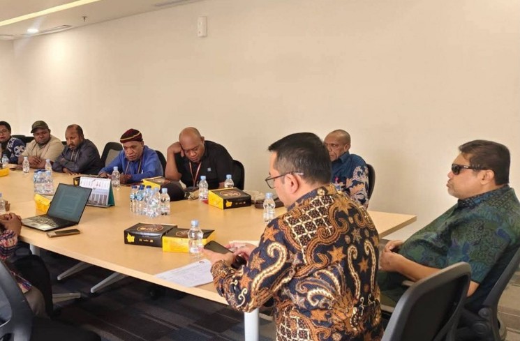 Hanok Herison Pigai dan Partai Buruh Papua Tengah. (ist)