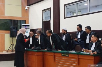 Sidang Perdana Dokter Tifa: Kasus Dugaan Fitnah Ijazah Jokowi Mulai Disidangkan di PN Jaktim